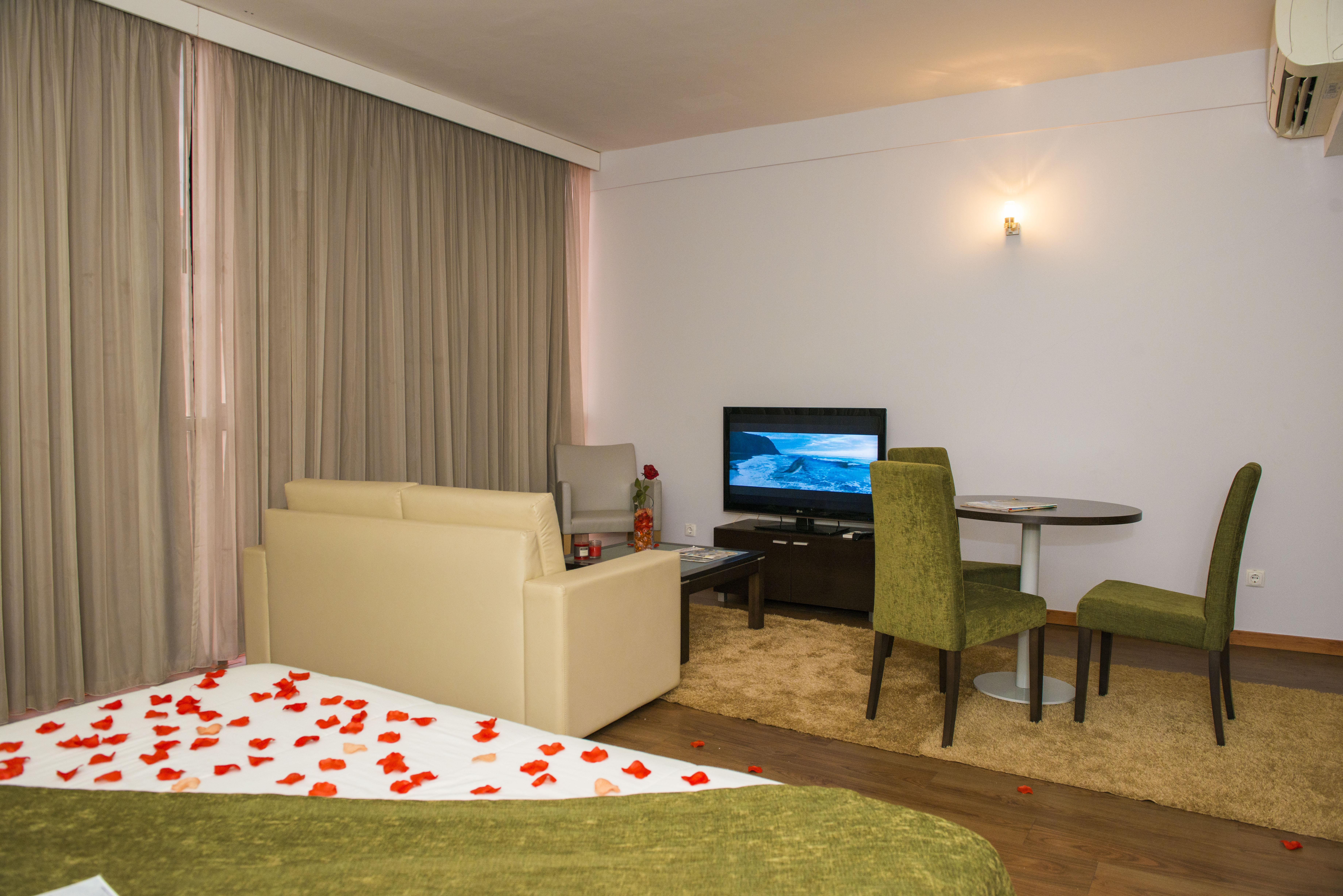 Hotel Santiago ปรายา ภายนอก รูปภาพ